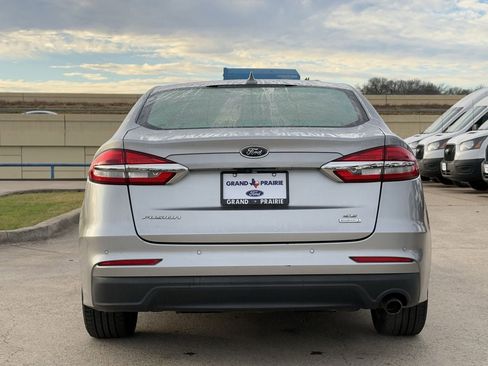 Used 2020 Ford Fusion SE image 7
