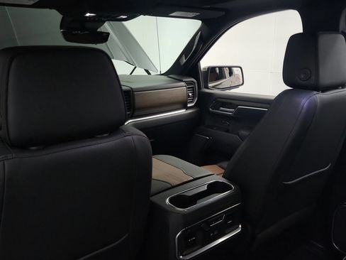 Certified 2023 Chevrolet Silverado 1500 High Country w/ High Country Premium Package AWD/4WD image 25