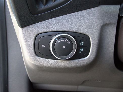 Used 2019 Ford Transit Connect XLT image 20