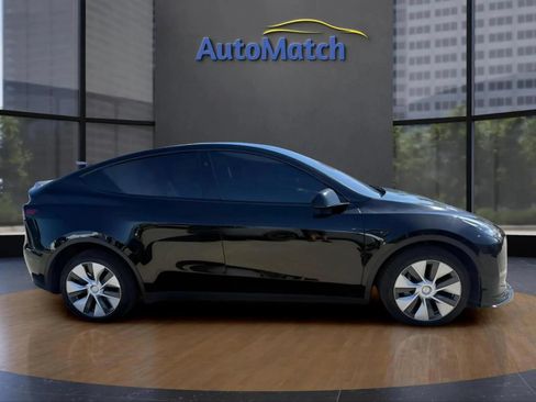 Used 2024 Tesla Model Y Long Range AWD/4WD image 12