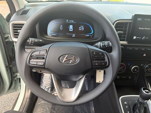 Certified 2026 Hyundai Venue SE FWD image 23