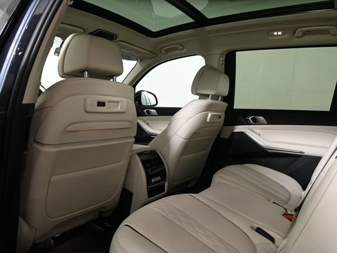 Used 2022 BMW X7 xDrive40i w/ Premium Package AWD/4WD image 31