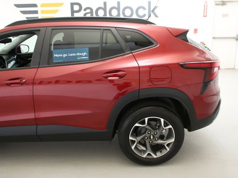Used 2024 Chevrolet Trax LT FWD image 6