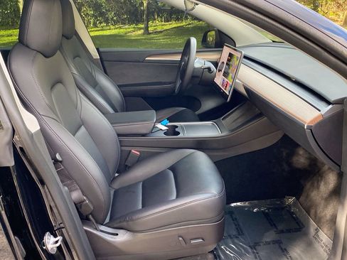 Used 2022 Tesla Model Y Performance image 32