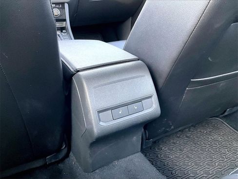 Used 2022 Volkswagen Jetta SEL image 30