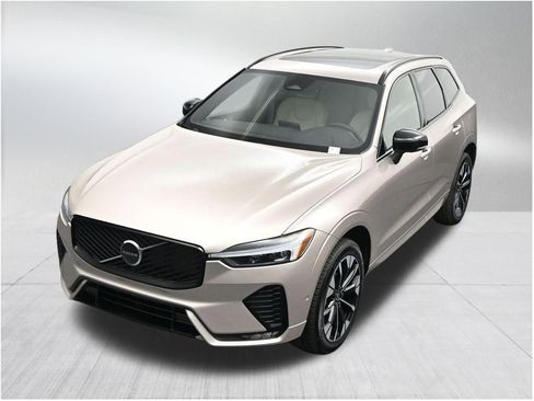 New 2026 Volvo XC60 B5 Plus AWD/4WD image 20