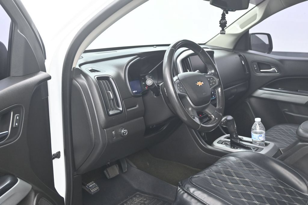 Used 2018 Chevrolet Colorado LT w/ LT Convenience Package RWD image 10