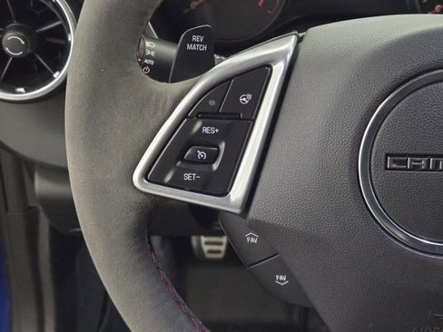 Used 2018 Chevrolet Camaro ZL1 RWD image 15