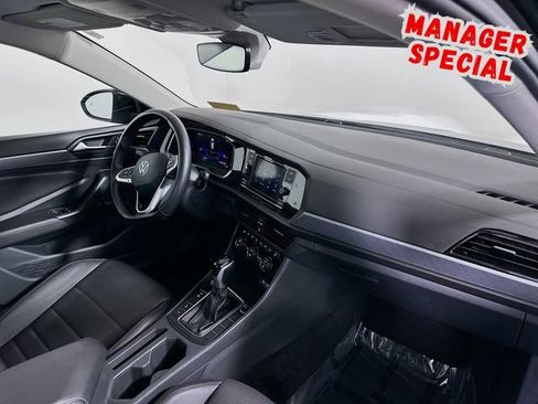 Used 2024 Volkswagen Jetta SE FWD image 27