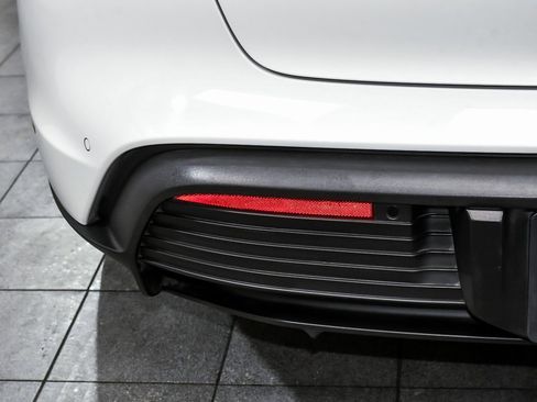 Used 2022 Porsche Taycan image 68