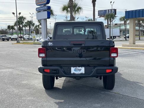 New 2026 Jeep Gladiator Sport AWD/4WD image 4