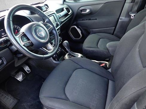 Used 2016 Jeep Renegade Latitude w/ Cold Weather Group AWD/4WD image 14