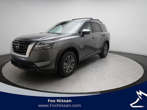 Certified 2025 Nissan Pathfinder SV w/ SV Premium Package AWD/4WD image 1