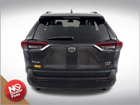 Used 2019 Toyota RAV4 XLE w/ Convenience Package image 4