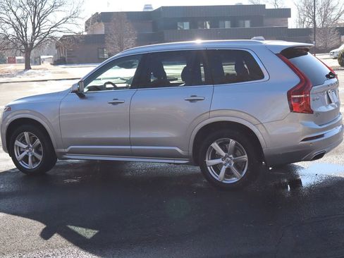 Used 2020 Volvo XC90 T6 Momentum image 8