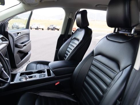 Used 2021 Ford Edge SEL image 14