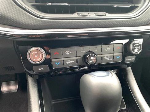 New 2025 Jeep Compass Latitude w/ Convenience Group image 22