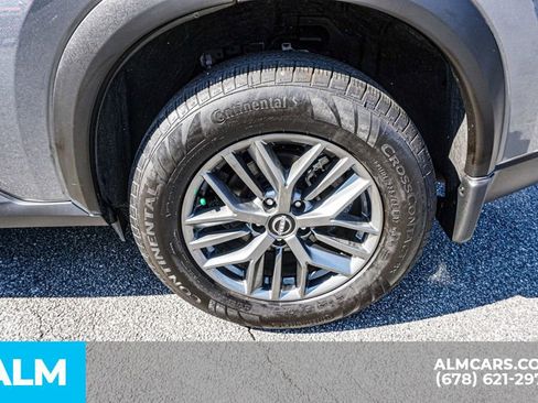 Used 2023 Nissan Rogue S image 17