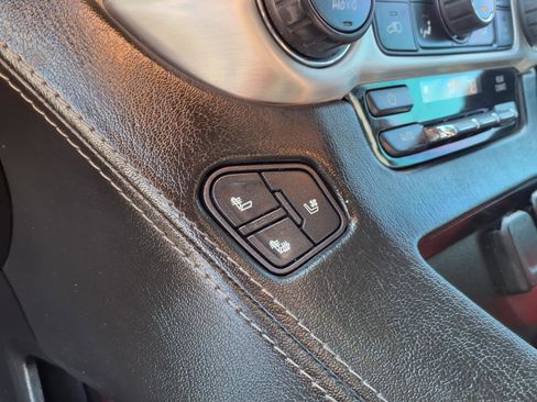 Used 2019 GMC Yukon SLT image 11