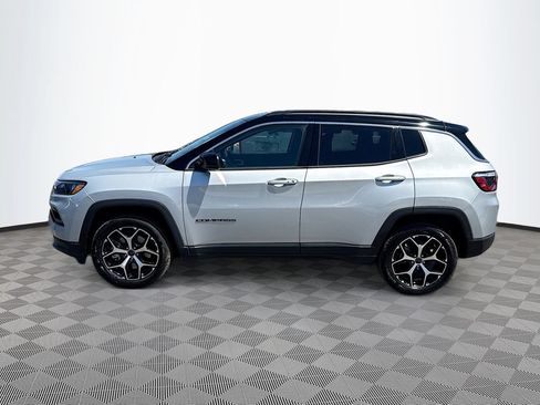 Used 2026 Jeep Compass Limited AWD/4WD image 9