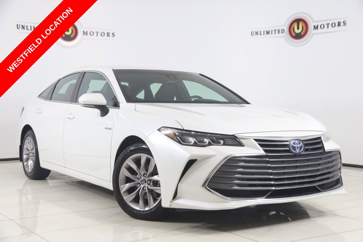Used 2019 Toyota Avalon XLE w/ Moonroof Package FWD image 1