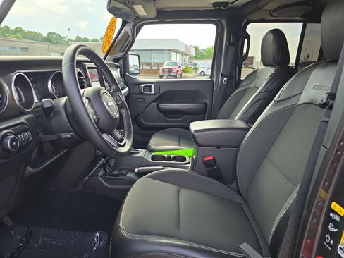 Used 2020 Jeep Wrangler Unlimited Sport AWD/4WD image 12
