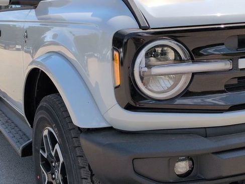 New 2026 Ford Bronco Outer Banks AWD/4WD image 9