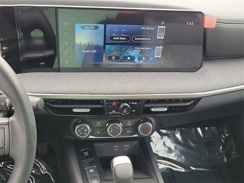 Used 2025 Nissan Kicks SV image 12