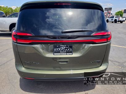 New 2027 Chrysler Pacifica Limited