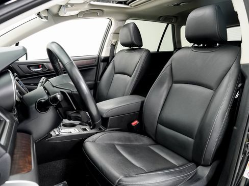 Used 2017 Subaru Outback 2.5i Limited image 5