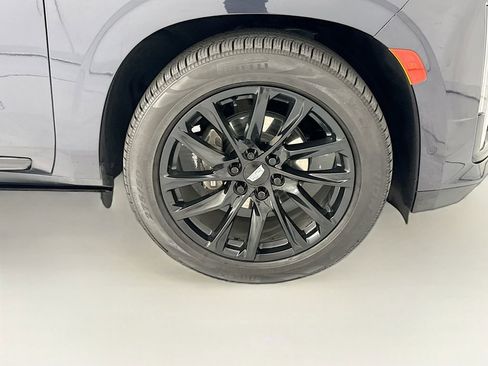 Used 2023 Cadillac Escalade ESV Sport Platinum w/ LPO, ONYX Package image 31