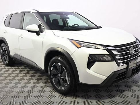 Used 2025 Nissan Rogue SV AWD/4WD image 8