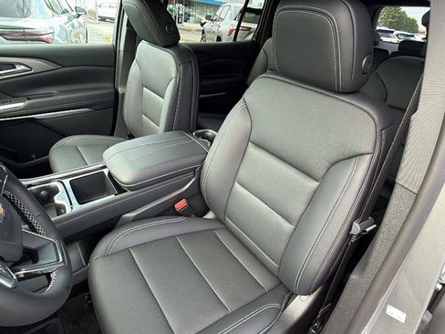 New 2026 Chevrolet Traverse LT w/ Driver Confidence Package FWD image 4