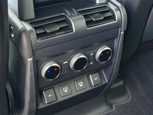 Used 2022 Land Rover Defender 110 X-Dynamic SE image 14