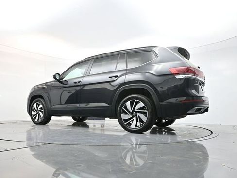 Used 2025 Volkswagen Atlas SE FWD image 36