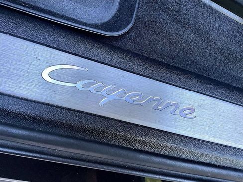 Certified 2021 Porsche Cayenne AWD/4WD image 34