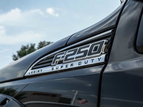 Used 2014 Ford F250 Platinum w/ FX4 Off-Road Package AWD/4WD image 31