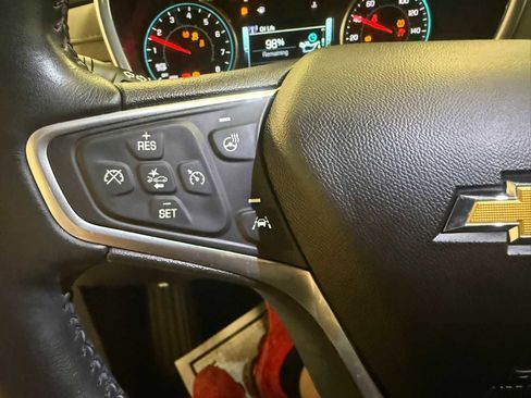 Used 2018 Chevrolet Equinox Premier FWD image 29