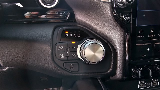 Used 2025 RAM 1500 Laramie AWD/4WD image 23