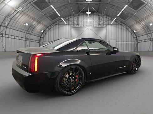 Used 2006 Cadillac XLR V image 2