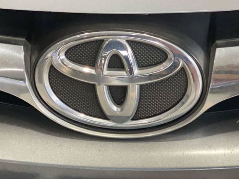 Used 2016 Toyota Camry LE FWD image 10