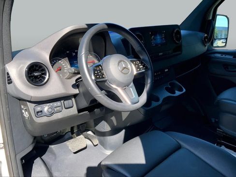 Used 2022 Mercedes-Benz Sprinter 2500 image 19
