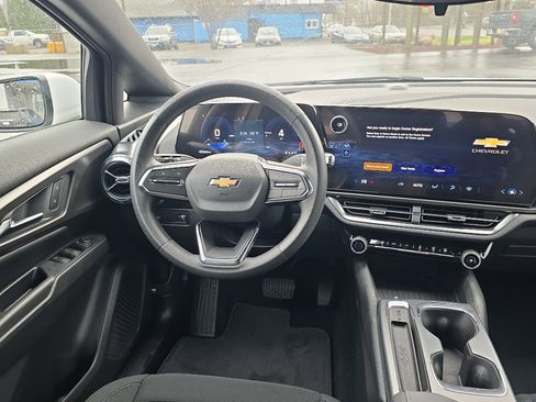 New 2026 Chevrolet Equinox EV LT image 21
