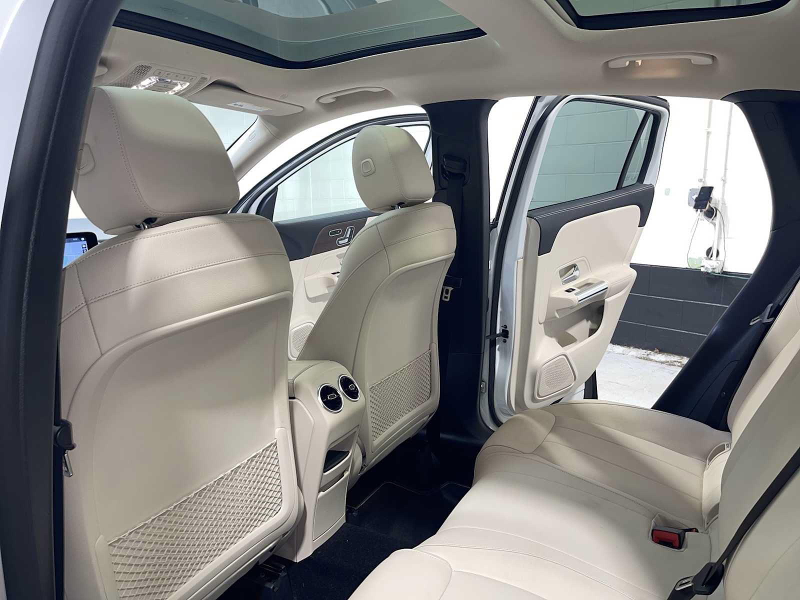 Used 2021 Mercedes-Benz GLA 250 4MATIC image 12