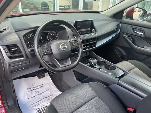 Used 2025 Nissan Rogue SV FWD image 10