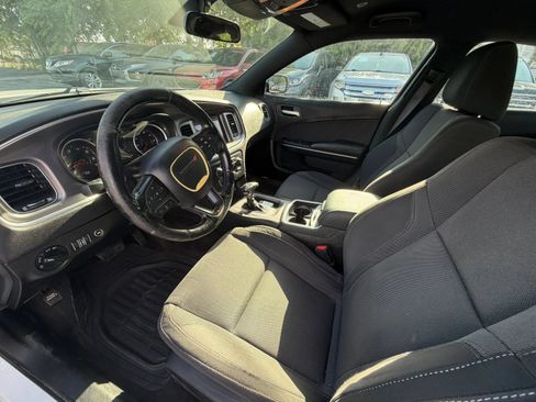 Used 2019 Dodge Charger SXT RWD image 18