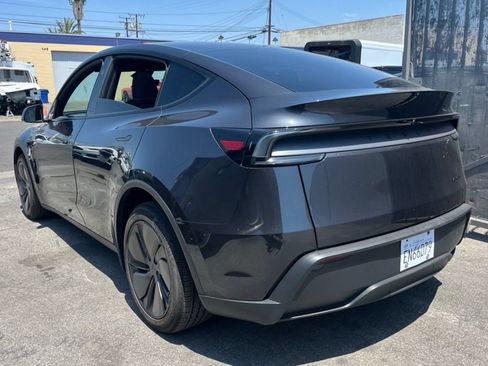 Used 2026 Tesla Model Y Long Range AWD/4WD image 10