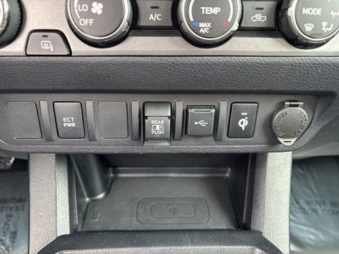 Used 2020 Toyota Tacoma TRD Off-Road w/ Blackout Package image 31