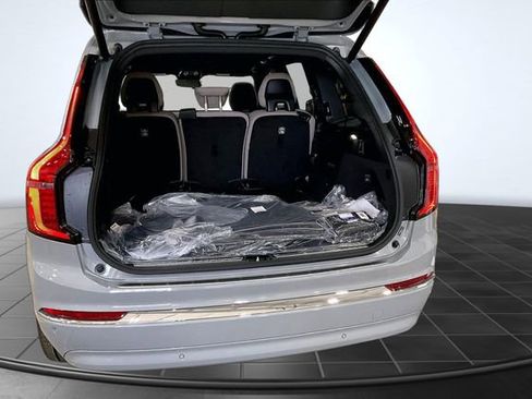 New 2026 Volvo XC90 T8 Plus w/ Protection Package Premier AWD/4WD image 7
