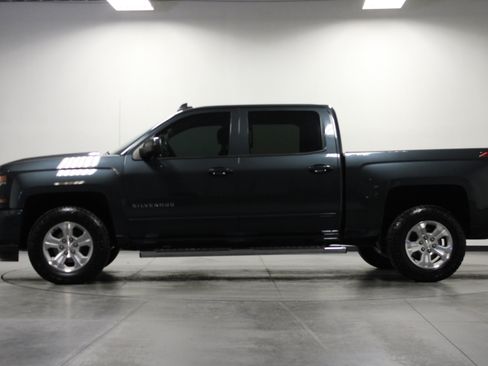 Used 2018 Chevrolet Silverado 1500 LT w/ All Star Edition AWD/4WD image 7